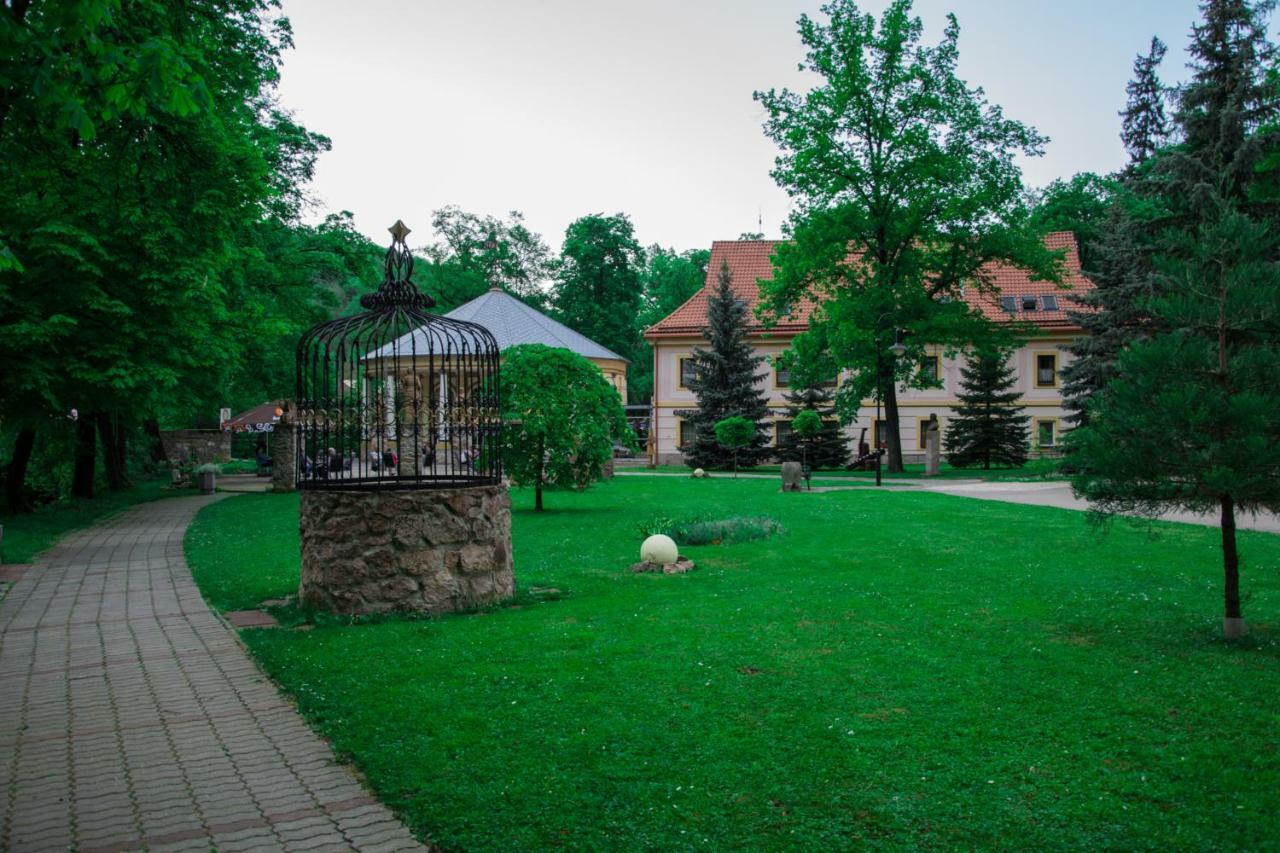 Grand Spa Holiday Home สเคลเน เตปลิตเซ ภายนอก รูปภาพ
